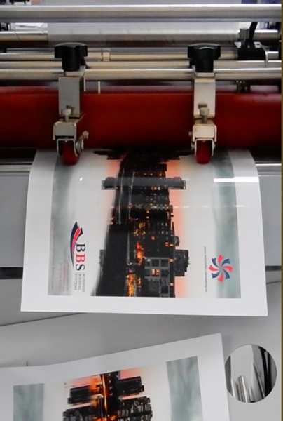 Preview: Laminierfolie Sandstruktur matt kratzfest 315mm OPP Digital  BOSS® BBS Preview: Laminierfolie Sandstruktur matt kratzfest 315mm OPP Digital  BOSS® BBS