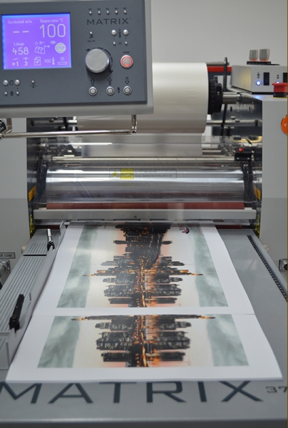 Preview: Laminierfolie Sandstruktur matt kratzfest 315mm OPP Digital  BOSS® BBS Preview: Laminierfolie Sandstruktur matt kratzfest 315mm OPP Digital  BOSS® BBS